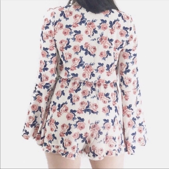 Rose Print Bell Sleeve Romper - Picture 3 of 4